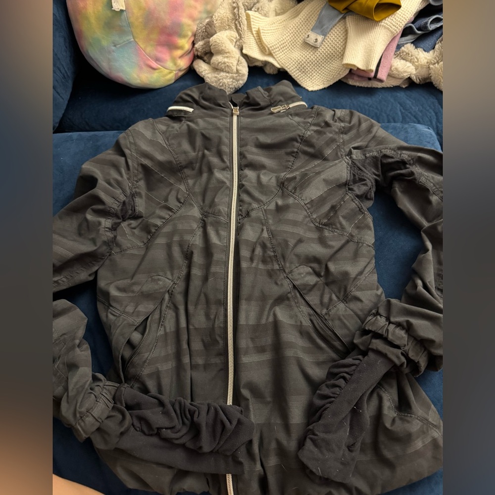 Lululemon Womens Run Hustle Jacket Size 6 Gray Plaid Full Zip Hooded Ruched